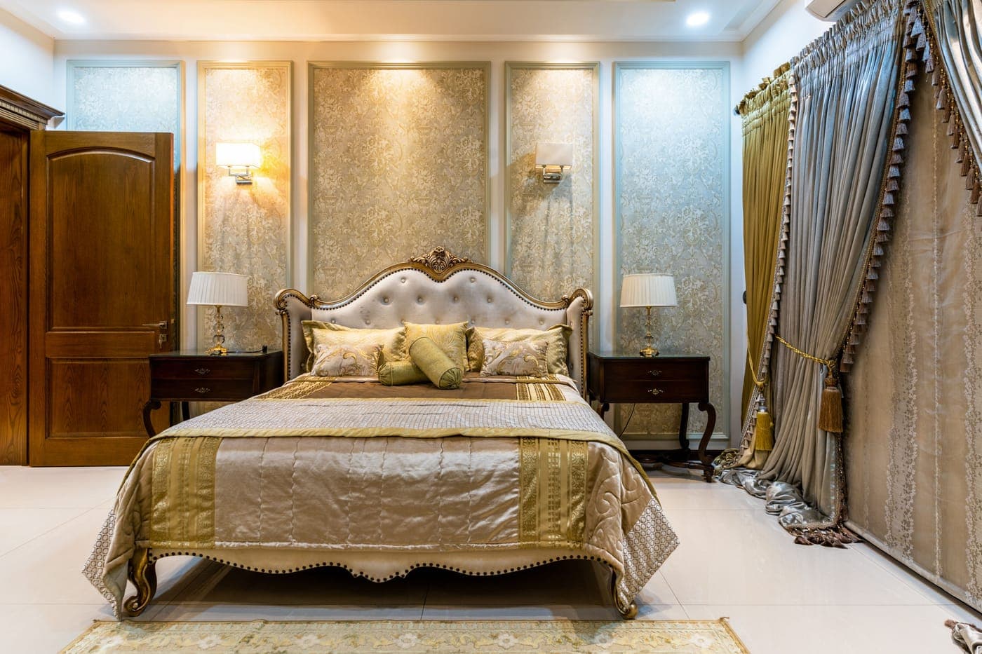 Imperial Upholstered King Bed